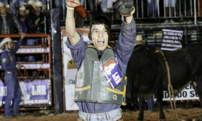 Luto na Arena: Mundo do rodeio lamenta morte de peão brasileiro nos EUA