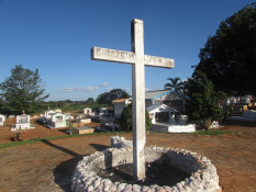 Cemitério, lixo, orçamento entre as pautas de hoje na Câmara Municipal