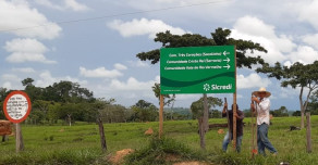 Placas indicativas facilitam destinos em Castanheira