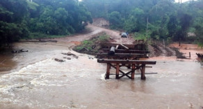 Chuvas da semana causam destruição e deixam dezenas de desabrigados