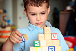 Castanheira: Pauta da educação tem alfabetização e autismo