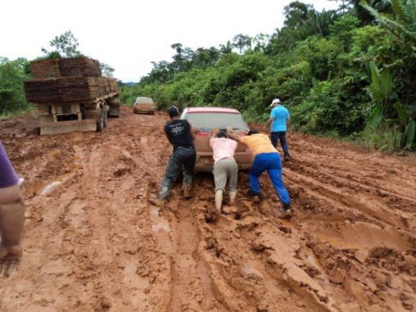 Internautas 'agradecem chuva' e cobram Mendes asfalto entre Colniza a  Castanheira