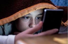 Instagram emite alerta para que jovens larguem o celular e durmam